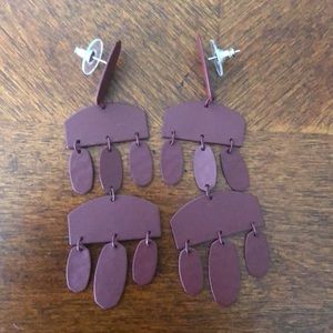 KENDRA SCOTT MAROON LAYERED EARRINGS